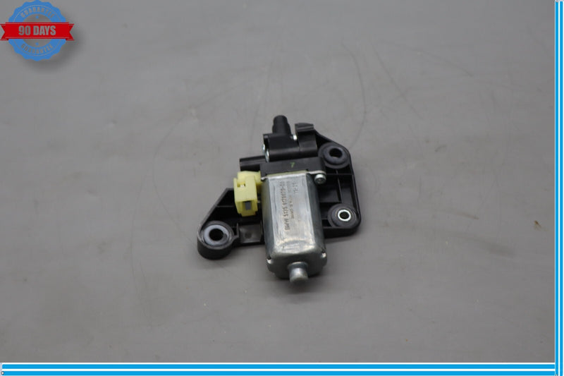 Load image into Gallery viewer, 09-15 BMW 750i F01 F02 F10 Rear Right Passenger Door Window Sun Shade Motor Oem

