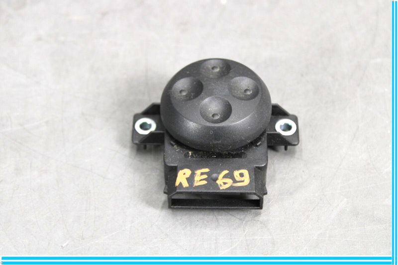 Load image into Gallery viewer, 09-17 Volkswagen VW CC Front Right Passenger Side Power Seat Lumbar Switch Oem
