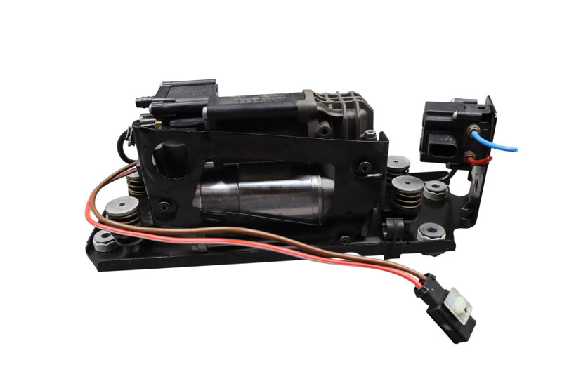 Load image into Gallery viewer, 09-17 BMW 528i 535i GT Air Ride Suspension Air Compressor Pump Assembly Oem
