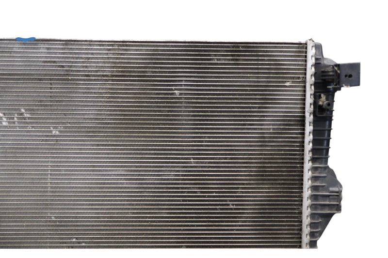 Load image into Gallery viewer, 11-17 Volkswagen VW Touareg Engine Water Cooling Radiator 95810613210 OEM
