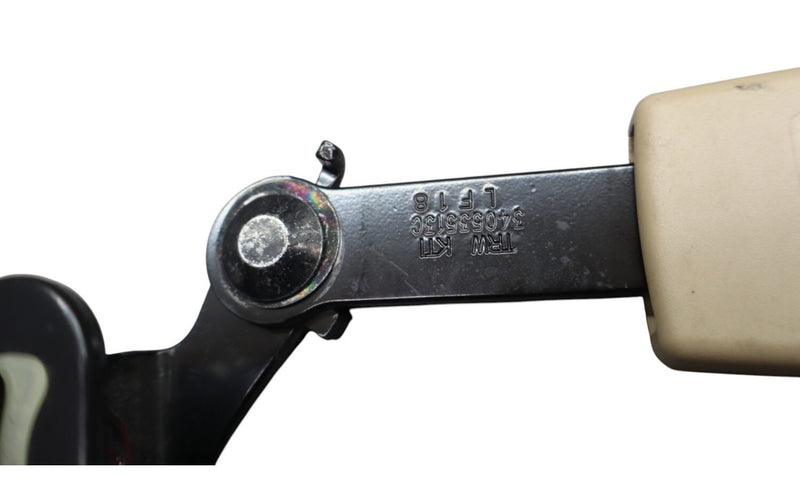 Load image into Gallery viewer, 11-16 Hyundai Equus Rear Left Driver Side Seatbelt Seat Belt Buckle Latch Oem
