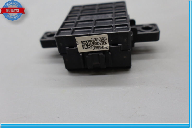 Load image into Gallery viewer, 16-20 Hyundai Genesis G80 Dash Dashboard Joint Block Junction Block Oem
