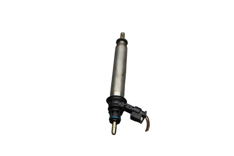 Load image into Gallery viewer, 11-18 Mercedes W207 GLS550 CL550 E550 Engine Motor Fuel Injector 0261500065 OEM

