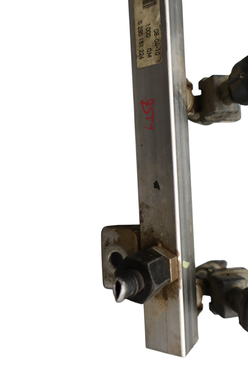 Load image into Gallery viewer, 03-19 Maserati Quattroporte M139 Left Side Fuel Injector Rail With Injector Oem
