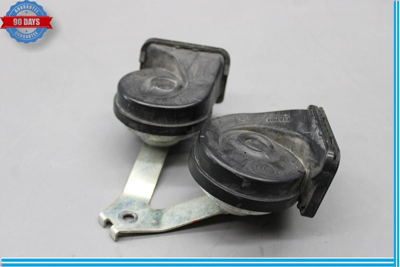 Load image into Gallery viewer, 09-15 Jaguar X250 XF High Low Note Tone Horns Set Black 0055306 Oem
