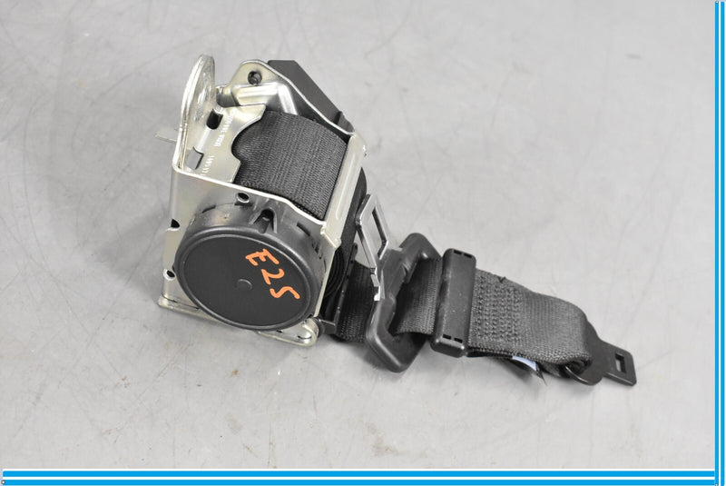 Load image into Gallery viewer, 14-17 Maserati Ghibli Rear Center Seat Belt Retractor 6700174400 Oem
