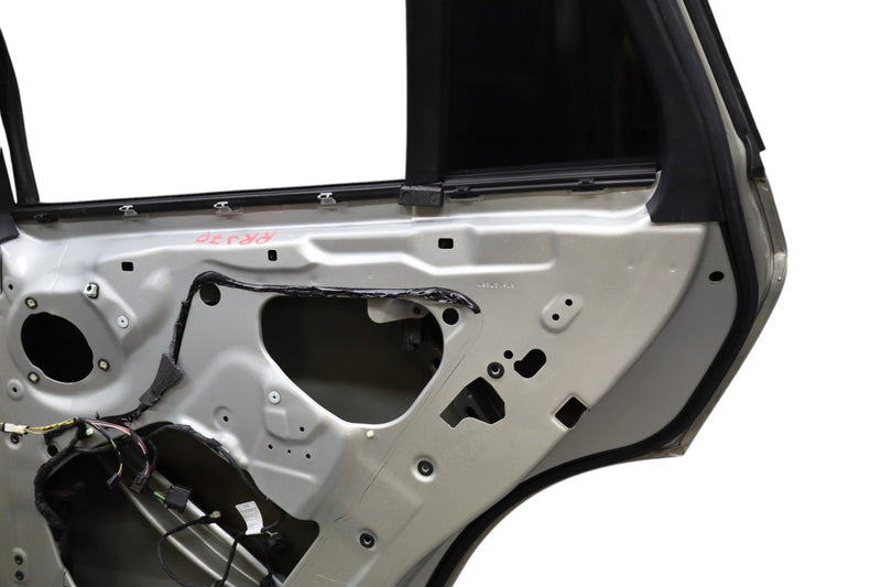 Load image into Gallery viewer, 14–18 BMW X5 F15 Rear Right Passenger Door Shell Assembly 41517386740 Oem
