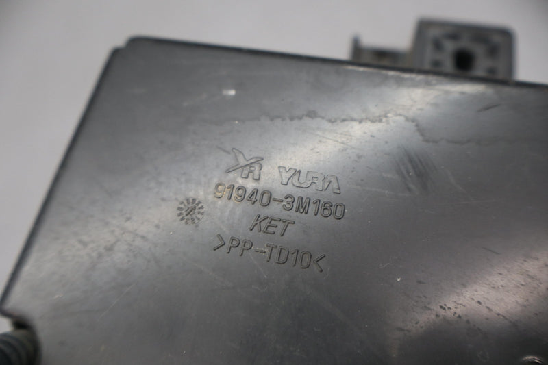 Load image into Gallery viewer, 09-12 Hyundai Genesis Equus Fusebox Fuse Box Relay Module Unit 919403M170 Oem
