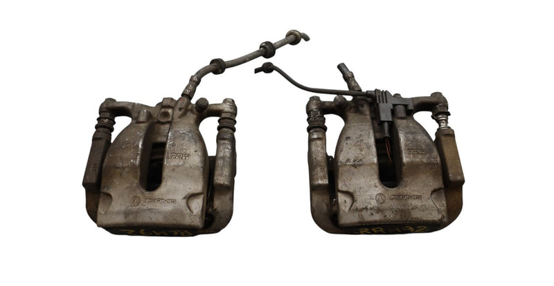 Load image into Gallery viewer, 13-16 Mercedes GL550 GL450 Rear Right &amp; Left Side Brake Caliper Set Oem
