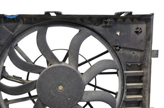 11-17 Volkswagen VW Touareg Radiator Cooling Fan Shroud And Motor 7P0121207A Oem