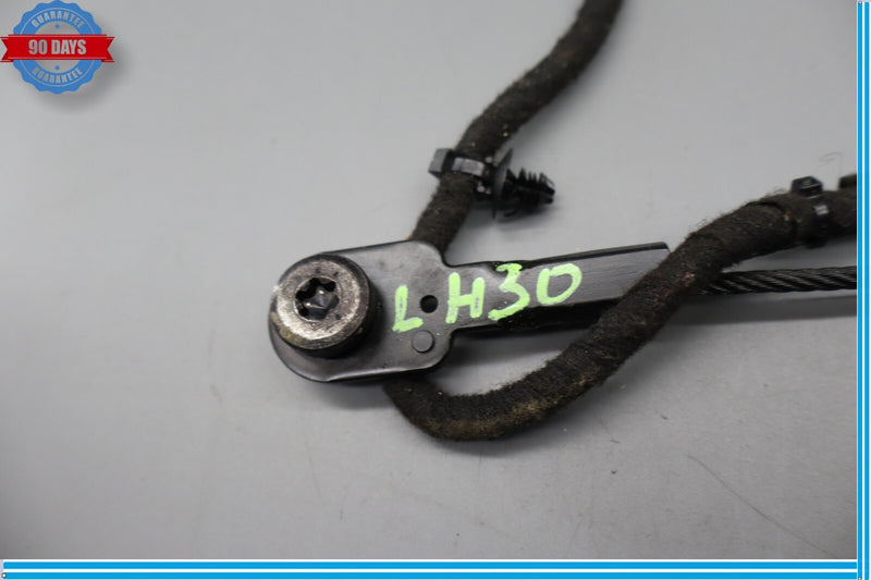 Load image into Gallery viewer, 14-19 Maserati Ghibli Front Left Driver Side Seat Belt Buckle 670016905 Oem
