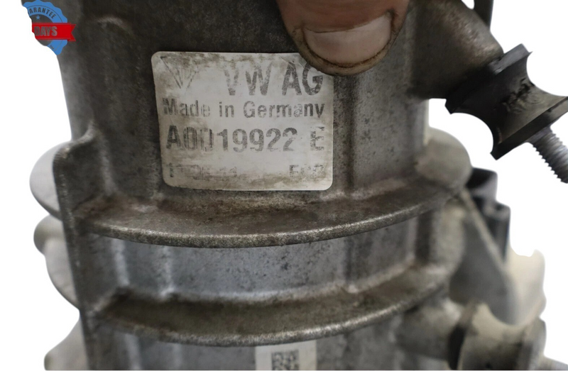 Load image into Gallery viewer, 11-15 Volkswagen VW Touareg Hybrid Electric Hydraulic Power Steering Pump Oem
