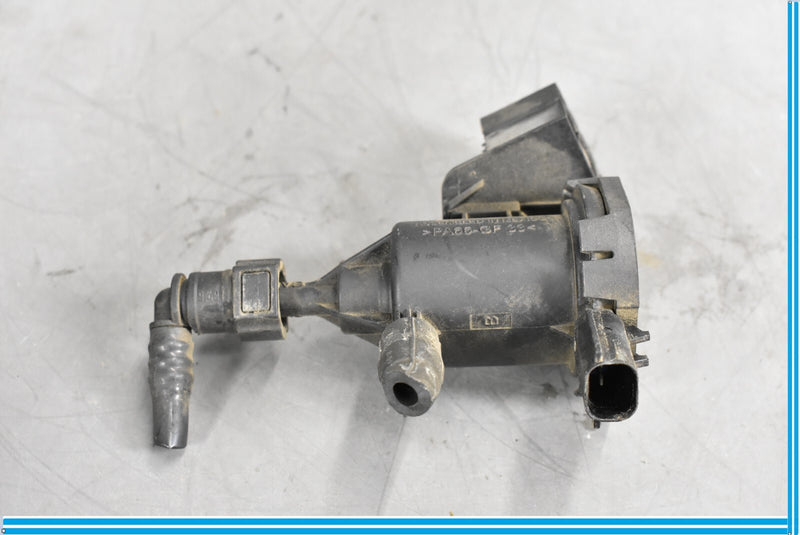 Load image into Gallery viewer, 11-18 Mercedes W218 CLS550 S550 CL550 Fuel System Purge Valve Oem
