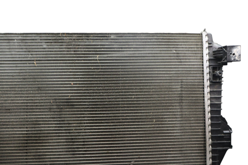 Load image into Gallery viewer, 11-17 Volkswagen Touareg Engine Water Cooling Radiator Assembly 7P0121253 Oem
