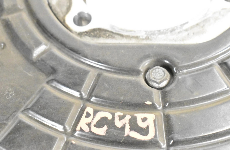 Load image into Gallery viewer, 17-20 Maserati Levante M161 Rear Right Side Spindle Knuckle Hub 670032057 Oem
