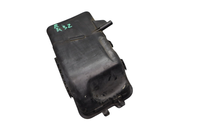 Load image into Gallery viewer, 11-16 BMW 550i GT xDrive F07 Front Right Side Engine Air Intake Duct Tube Oem
