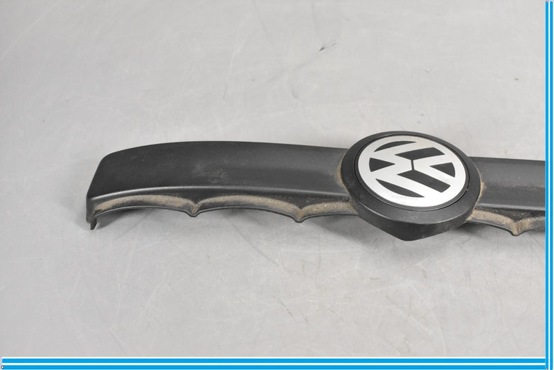 Load image into Gallery viewer, 11-17 Volkswagen VW Touareg Engine Cover Plastic Trim With VW Logo 7P6971797 Oem
