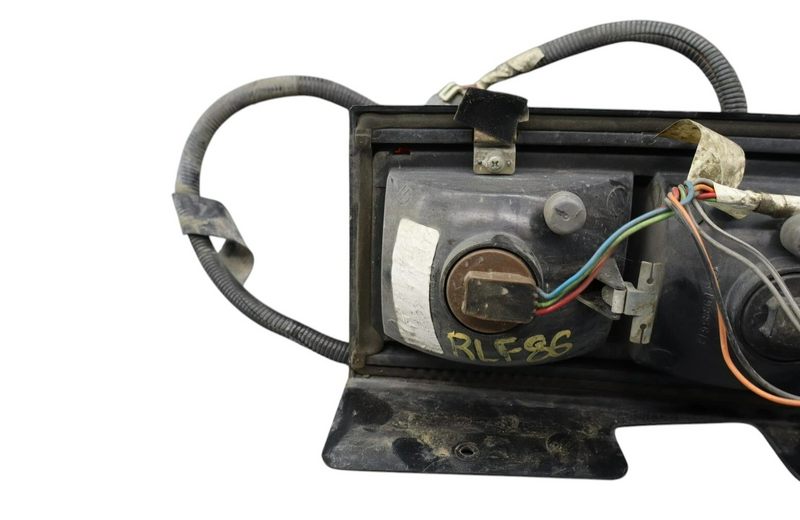 Load image into Gallery viewer, 05-07 Hummer H2 Rear Left Driver Side Tail Light Stop Brake Lamp 21998861 Oem
