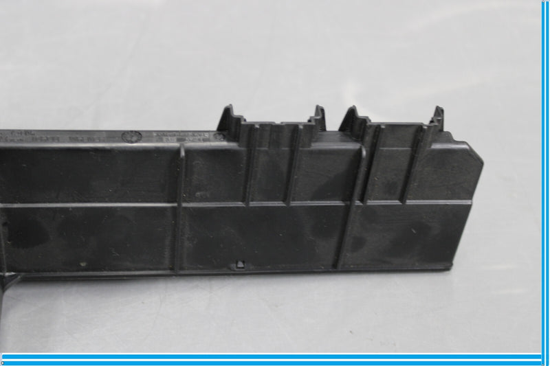 Load image into Gallery viewer, 04-05 BMW 645Ci Front Power Distribution Power Relay Box Oem
