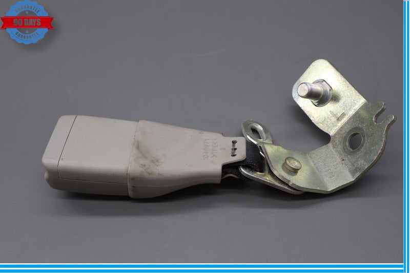 Load image into Gallery viewer, 07-12 Lexus LS460 Rear Left Driver Side Center Seat Belt Buckle Oem
