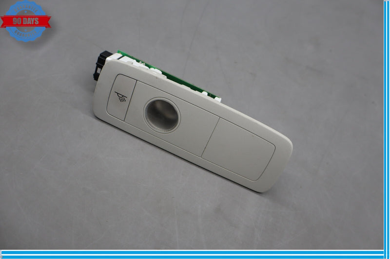 Load image into Gallery viewer, 11-14 Volkswagen VW Touareg Rear Left Driver Side Interior Dome Light Oem
