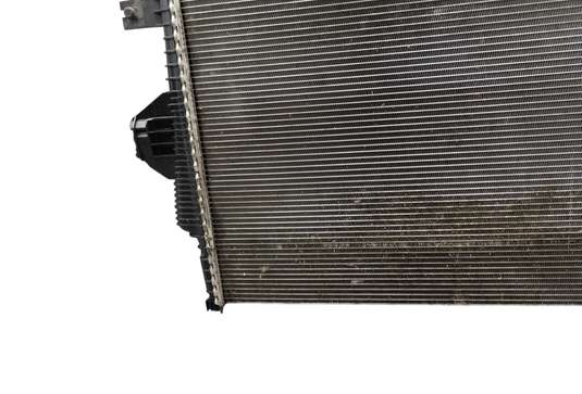 11-17 Volkswagen VW Touareg Engine Water Cooling Radiator 95810613210 Oem