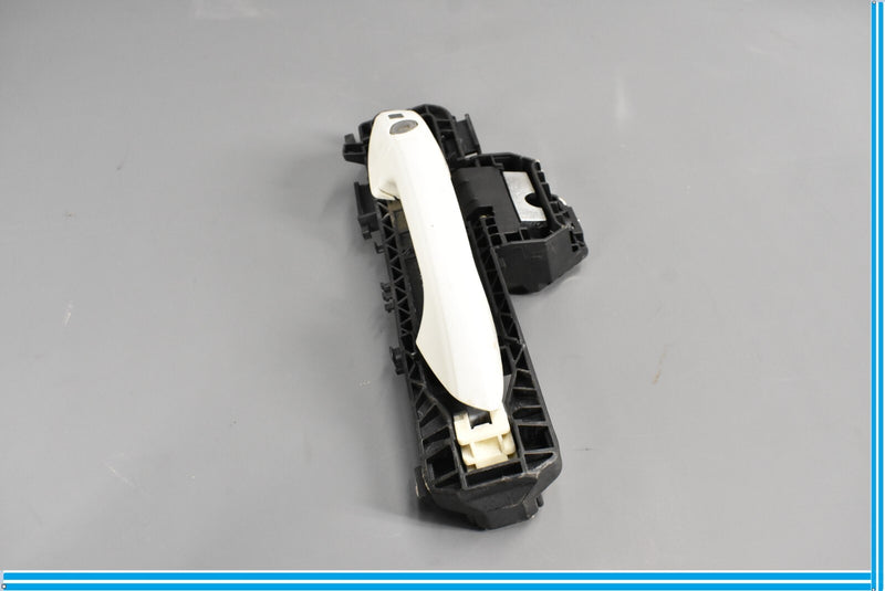 Load image into Gallery viewer, 10-16 Mercedes E350 E550 Front Left Driver Side Exterior Door Handle Oem
