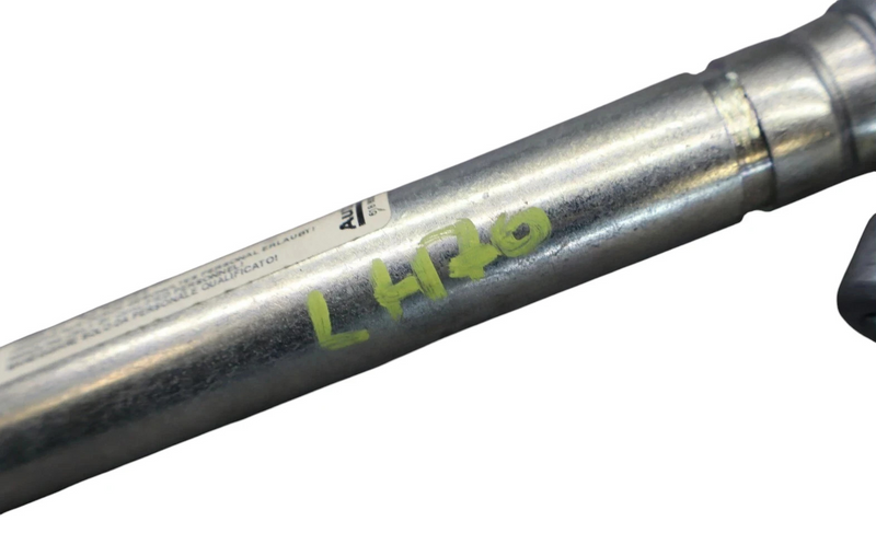 Load image into Gallery viewer, 14-20 Maserati Quattroporte M156 Front Left Side Seat Belt Buckle 6700014260 Oem
