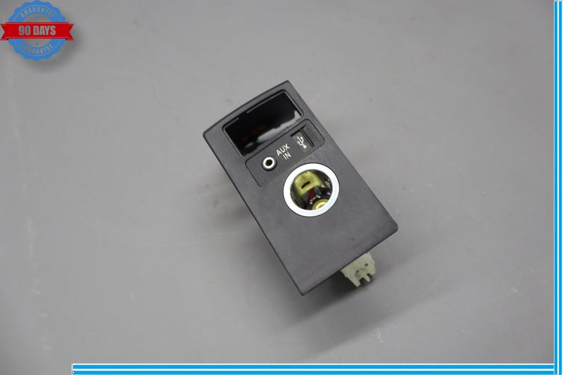 Load image into Gallery viewer, 09-15 BMW 750Li 750Li xDrive Auxiliary Aux In Audio Socket Port Plug Unit Oem
