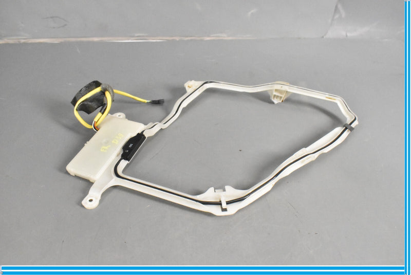 Load image into Gallery viewer, 00-06 Mercedes S500 S55 AMG W220 Front Right Keyless Go Entry Antenna Oem
