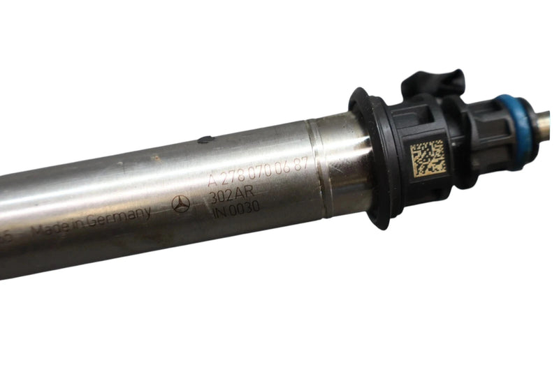 Load image into Gallery viewer, 11-18 Mercedes W207 GLS550 CL550 E550 Engine Motor Fuel Injector 0261500065 OEM

