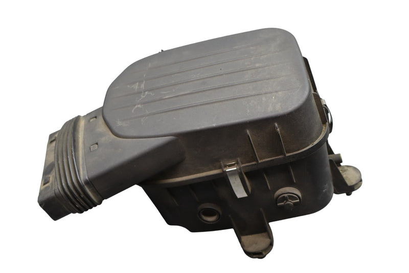 Load image into Gallery viewer, 14-18 Maserati Quattroporte Left Driver Side Engine Air Intake Filter Oem
