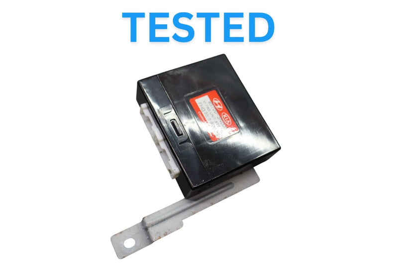 Load image into Gallery viewer, 11-13 Hyundai Equus Rear Parking Assist Control Module Unit 95700-3N000 Oem
