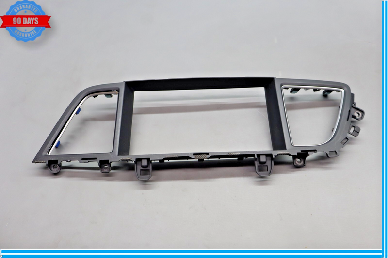 Load image into Gallery viewer, 15-20 Hyundai Genesis G80 Center Dash Air Vent Screen Trim Bezel 84743B1000 Oem
