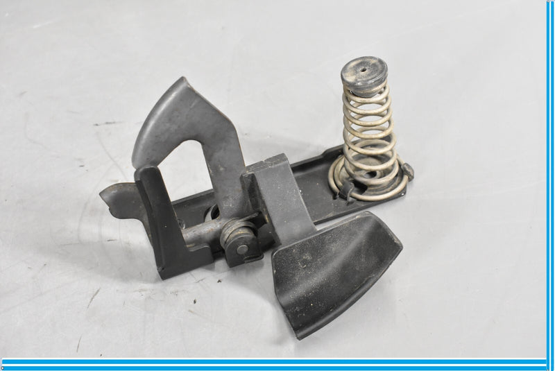 Load image into Gallery viewer, 2006 Mercedes SLK280 SLK350 R171 Front Hood Hook Latch Lock Handle Opener Oem
