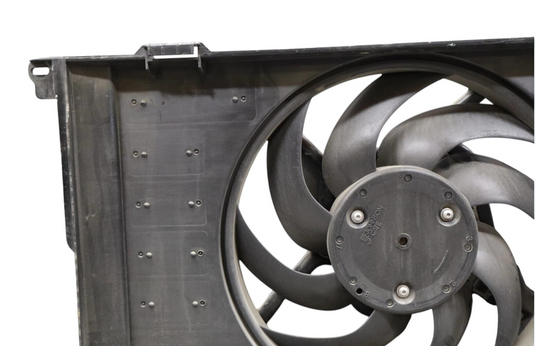 14-21 BMW i3 I01 Hybrid Engine Radiator Cooling Fan Motor Shroud W/ Blade Oem