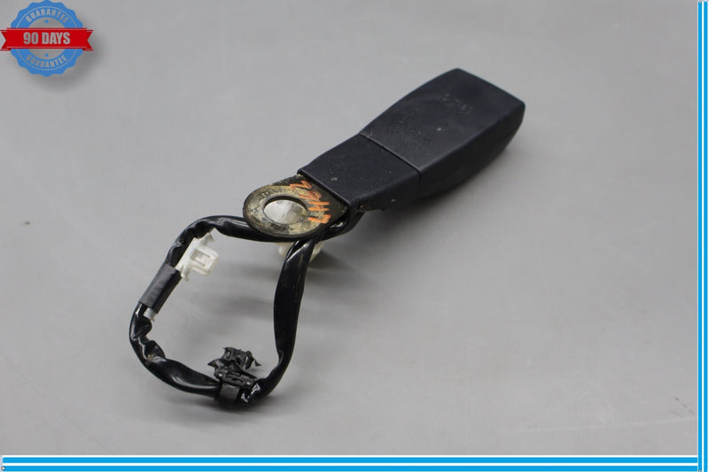 Load image into Gallery viewer, 02-06 Lexus SC430 Z40 Front Left Driver Side Seat Belt Seatbelt Buckle Oem
