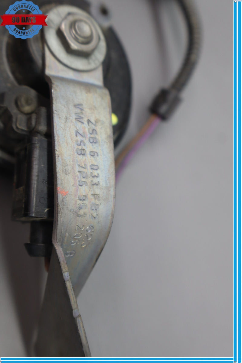 Load image into Gallery viewer, 11-17 Volkswagen Touareg Horn Signal High Pitch Tune Unit 7P6951206 Oem
