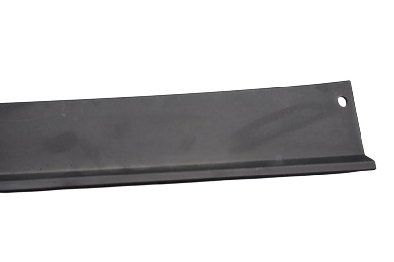 Load image into Gallery viewer, 15-20 Hyundai Genesis Front Right Side Fender Seal Trim Ledge Cover Oem
