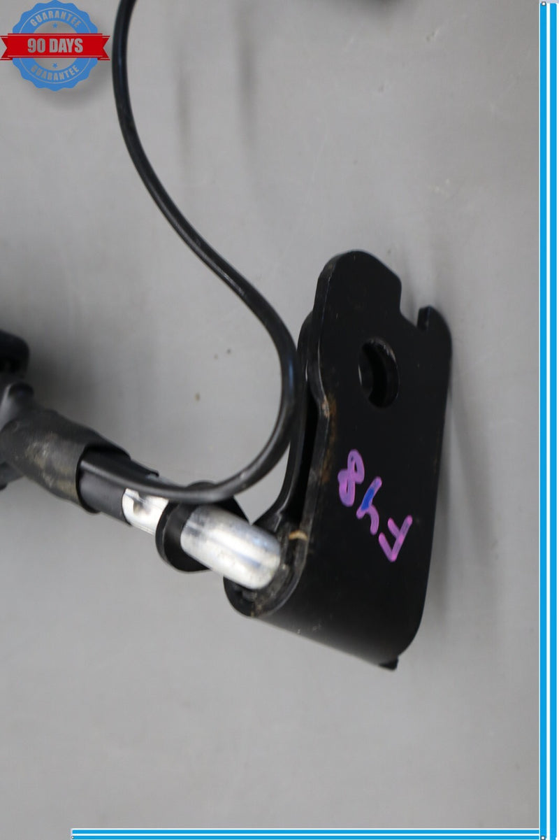 Load image into Gallery viewer, 10-15 Jaguar XJ XJL Rear Right Passenger Side Seat Belt Seatbelt Buckle Oem
