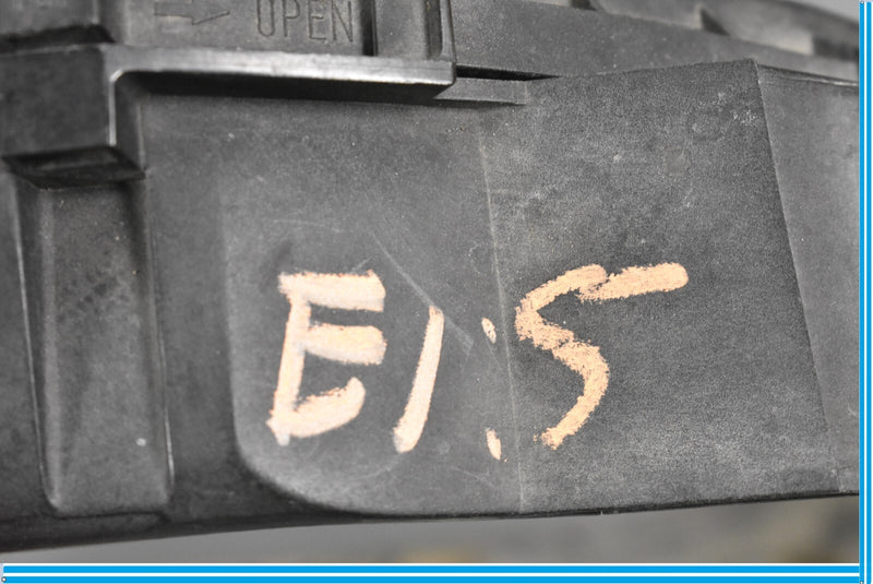 Load image into Gallery viewer, 90-94 Mercedes R129 300SL SL320 Engine Radiator Fan Shroud Oem
