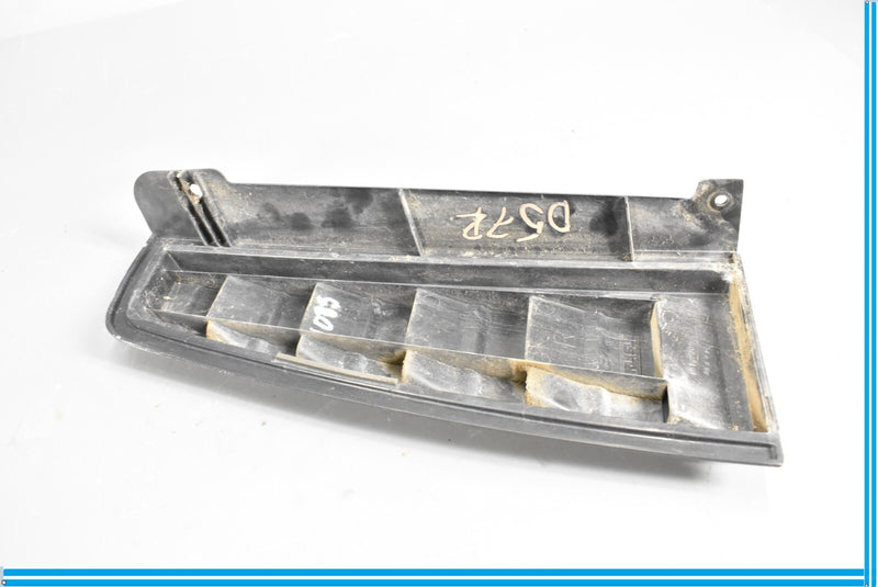 Load image into Gallery viewer, 03-07 HUMMER H2 Rear Right Upper Tail Light Lamp Vent Cover Guard Trim Oem
