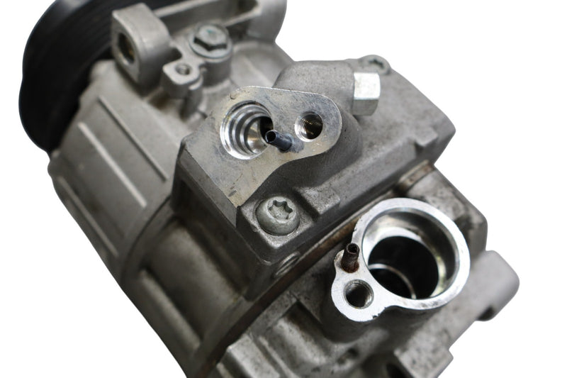 Load image into Gallery viewer, 12-15 Mercedes W204 C250 SLK250 A/C Air Conditioning Compressor 0022304511 Oem
