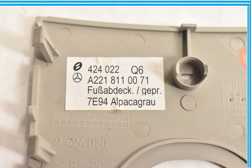 Load image into Gallery viewer, 07-14 Mercedes W216 CL600 S63 AMG Overhead Dome Light Cover Trim 2218110071 OEM
