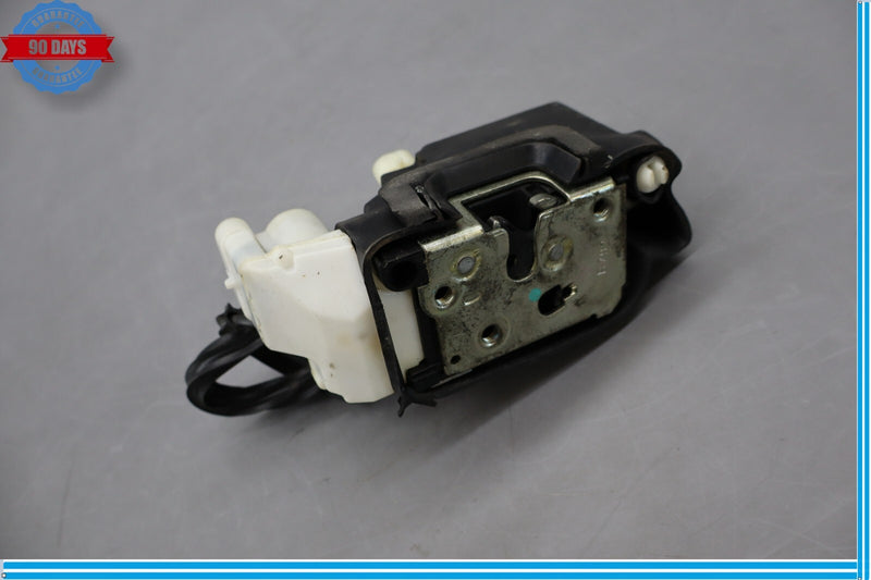 Load image into Gallery viewer, 03-13 Maserati Quattroporte M139 Rear Right Side Door Lock Latch Actuator Oem
