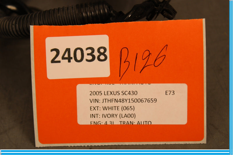 Load image into Gallery viewer, 02-05 Lexus SC430 Front Right Passenger Side Seat Belt Buckle Receiver Oem
