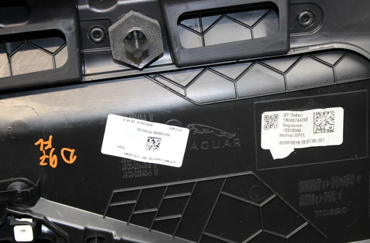 17-20 Jaguar F-Pace Front Left Driver Interior Door Trim Panel W/ Speaker Oem