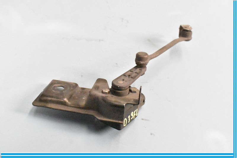 Load image into Gallery viewer, 03-06 Mercedes S55 AMG Front Left Suspension Level Height Sensor Bracket Oem
