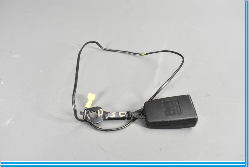 Load image into Gallery viewer, 08-14 Mercedes C300 C350 W204 Front Right Seat Belt Retractor Black Oem
