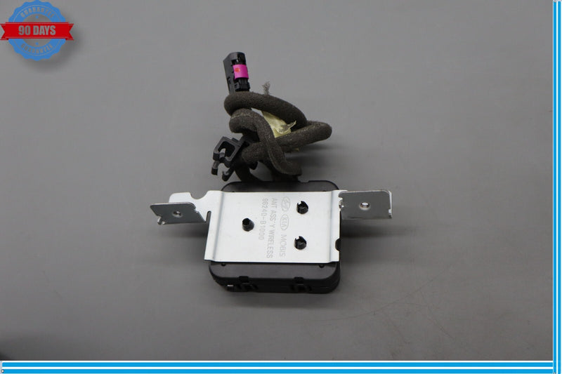 Load image into Gallery viewer, 15-20 Hyundai Genesis Center Dash Navigation GPS Antenna Receiver Module Oem
